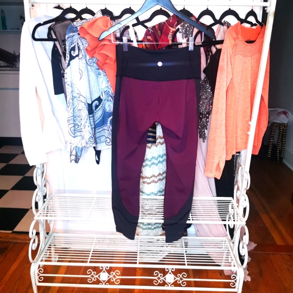 Lululemon leggings, size 6, burgundy - Picture 2 of 2